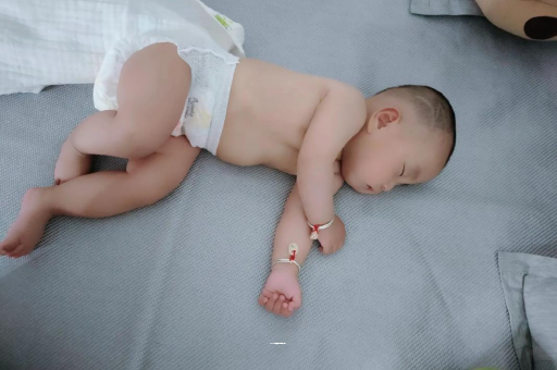 十堰几个月宝宝会抬头